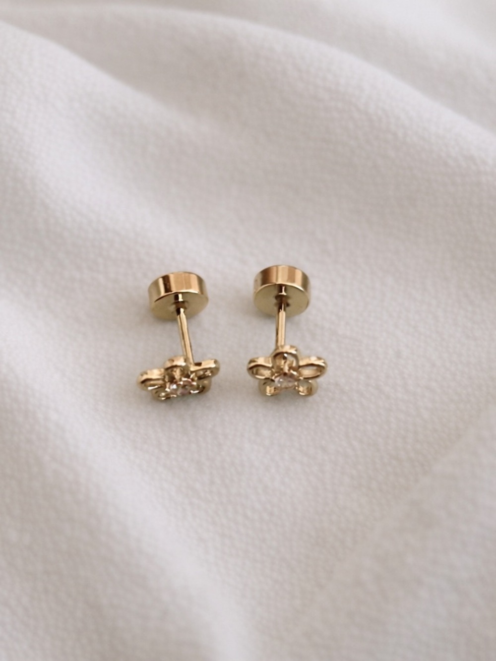 14k Gold plated stainless steel cubic zirconia flower screw back earrings - Picture 3 of 3